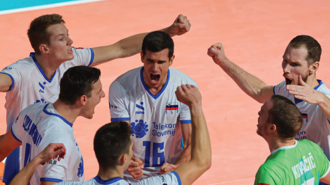 Bravooooo, ekipa! Slovenija je v polfinalu evropskega prvenstva! (foto: CEV)