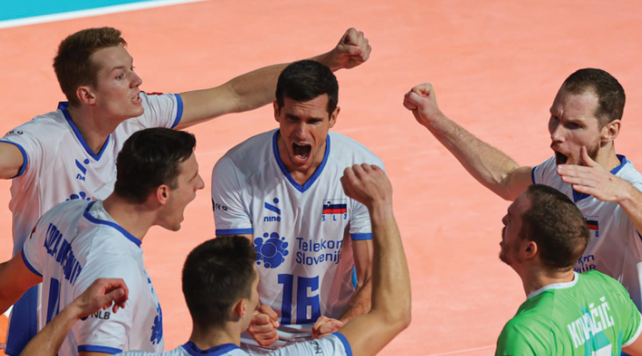 Bravooooo, ekipa! Slovenija je v polfinalu evropskega prvenstva! (foto: CEV)
