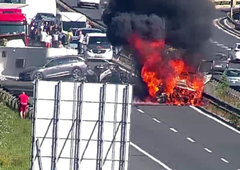 Huda nesreča na ljubljanski obvoznici: močno je počilo in zagorelo, poškodovanih več oseb