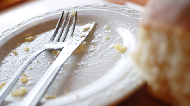 32-letnica v restavraciji zaužila priljubljeno jed in umrla, njen partner končal na intenzivni negi (foto: Profimedia)