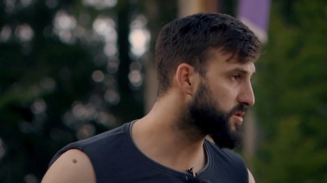 Kmetija: Kristijan odločen, da se ne bo pustil ukazovati Klari