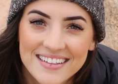 25-letna vinjena policistka padla z dubrovniškega obzidja (ni imela zdravstvenega zavarovanja)