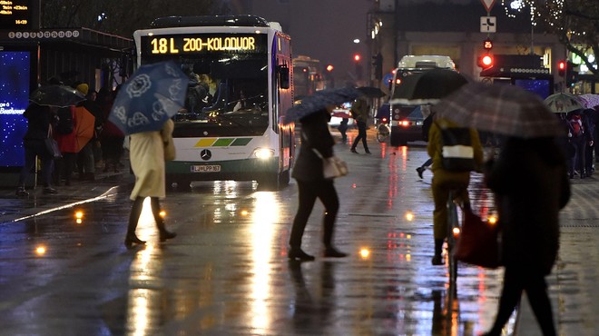 Po grozljivki na liniji številka 14: vsak dan se več tisoč ljudi vozi z avtobusi LPP, a kako varni so pravzaprav? (foto: Žiga Živulović jr./BOBO)