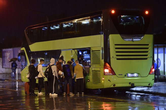 Flixbus na avtocesti pozabil 13 potnikov! Ostali so brez besed, ko so jim predlagali rešitev