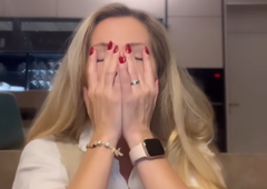 Znana Slovenka v solzah  javno spregovorila, s kakšno hudo žalostjo se sooča