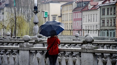 Obremenilne vremenske razmere: kdaj bosta dež in oblačnost končno popustila?