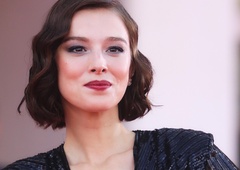 Po srhljivih obtožbah se je morala igralka soočiti s posiljevalcem: "Človek, ki je bil najvišja avtoriteta, mi je povzročil takšno bolečino"