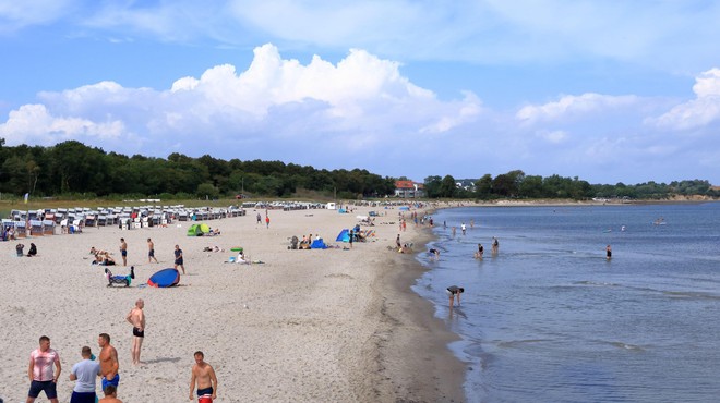 Razlog za skrb? Turisti se zaradi odkrite bakterije nočejo več kopati v morju (foto: Profimedia)