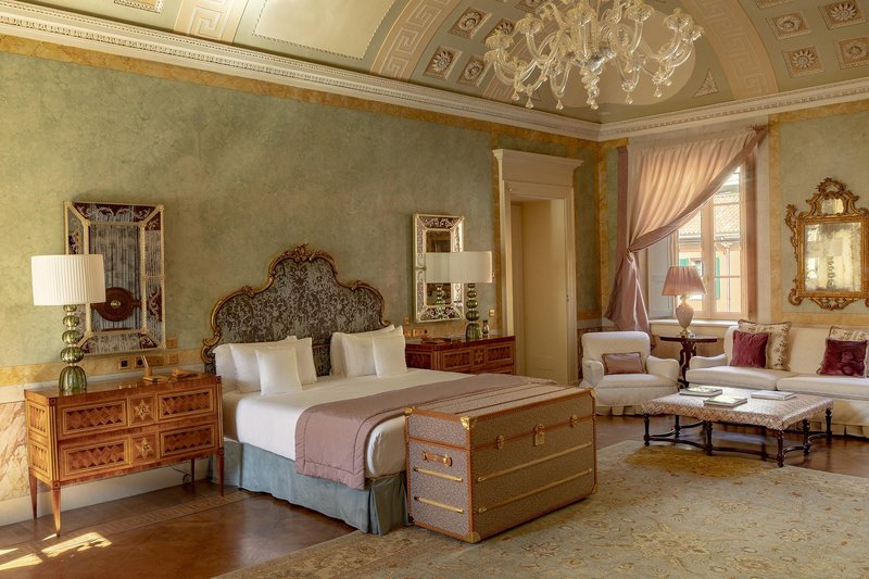 Italijanski hotel ponuja razkošne spalnice.