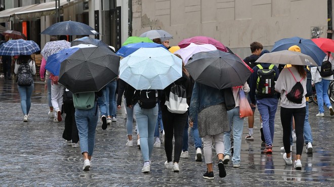 Dež ne pojenja: v Sloveniji sta padla dva padavinska rekorda (foto: Žiga Živulović j.r./Bobo)