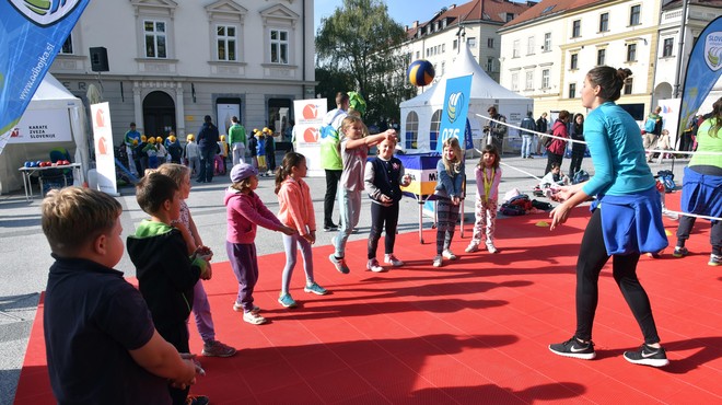 Vreme prekrižalo načrte: priljubljen dogodek v središču Ljubljane prestavljen (foto: Bobo)