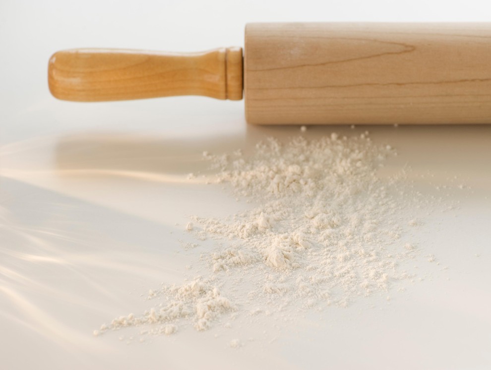 RAFINIRANA BELA MOKA Živila, kot so beli kruh, žemljice, preste in testenine, so narejena iz rafiniranih žitaric, ki so brez …