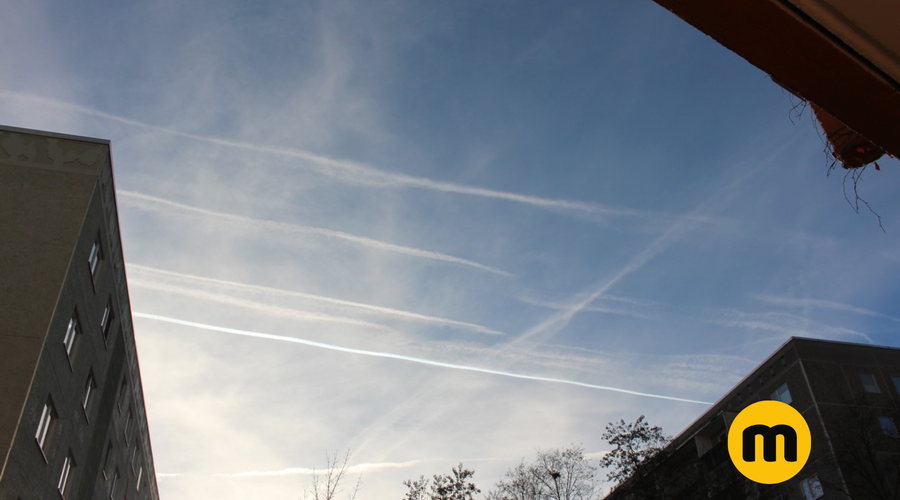 Chemtrails: zakaj teorija zarote o kemičnih sledeh ne pije vode? Razlaga nastanka letalskih sledi na nebu je nadvse preprosta (foto: Profimedia)