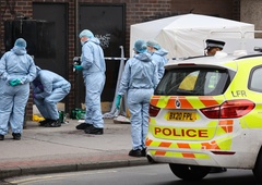 Tragedija, ki je pretresla vse: junaška najstnica branila prijateljico pred bivšim fantom in umrla (znane podrobnosti)