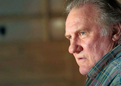 Slavni igralec, ki se bori z obtožbami o spolnih napadih, ostal brez svoje umetniške zbirke (a je bogatejši za več milijonov evrov)