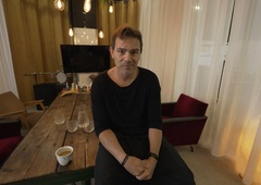 Lado Bizovičar še nikoli tako iskreno o očetovstvu in o tem, kako sta ga hčerki spremenili