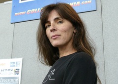 "Bila je kot ranjena srna, ki teče po pogorišču nekdanje države": Jugoslavijo je zapustila zaradi grozljivih žaljivk, zdaj pa njena zgodba navdušuje množice