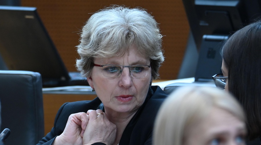 Zamenjava kmetijske ministrice: Goloba o razlogih ni spraševala, rekla pa mu je ... (foto: Žiga Živulovič jr./Bobo)