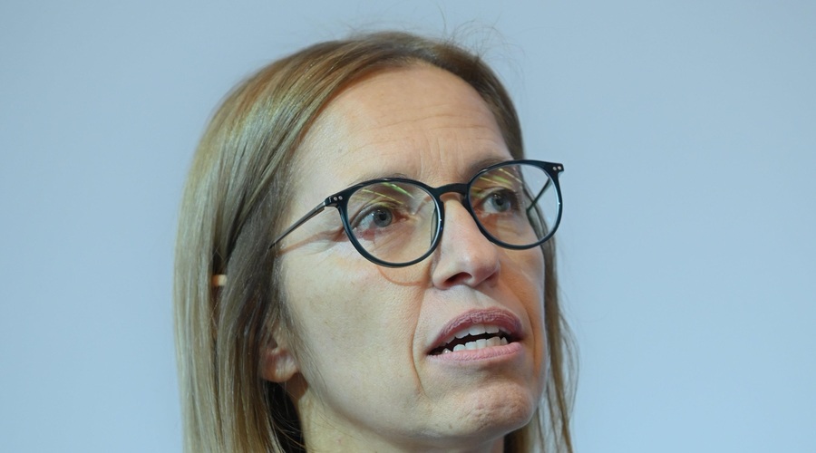 Valentina Prevolnik Rupel predstavila načrte dela: kaj bo s čakalnimi vrstami, neprekinjeno medicinsko pomočjo in problematiko poslovanja? (foto: Bobo)