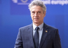 Padanje podpore vladi se je ustavilo, vendar ostaja nizka