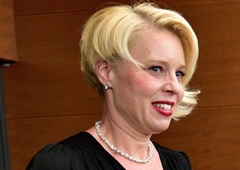Urška Klakočar Zupančič v Gruziji v rahlo drugačni barvni kombinaciji, vam je všeč? (FOTO)