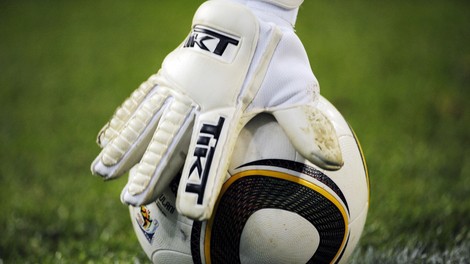 Nogometni spektakel leta v senci kršitev človekovih pravic?!