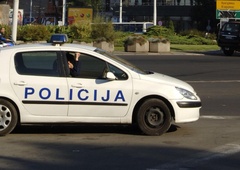 Srbijo pretresa nova krvava tragedija, spet moril mladoletnik: po sporu z najboljšim prijateljem potegnil nož in mu prerezal vrat (znane podrobnosti)