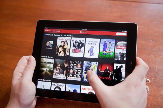 Netflix znova dvignil cene naročnin, številni uporabniki grozijo z odpovedjo