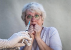 Ljudje lahko odklanjajo cepljenje tudi zaradi slabih izkušenj iz otroštva (kaže študija Dunedin)
