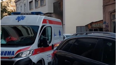 Poskus uboja v hotelu: najprej jo je pretepel, nato jo je želel vreči s terase (VIDEO)