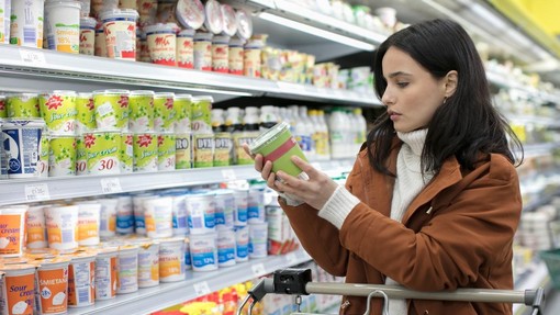 Nevaren za vaše zdravje: priljubljen jogurt umaknili s trgovskih polic