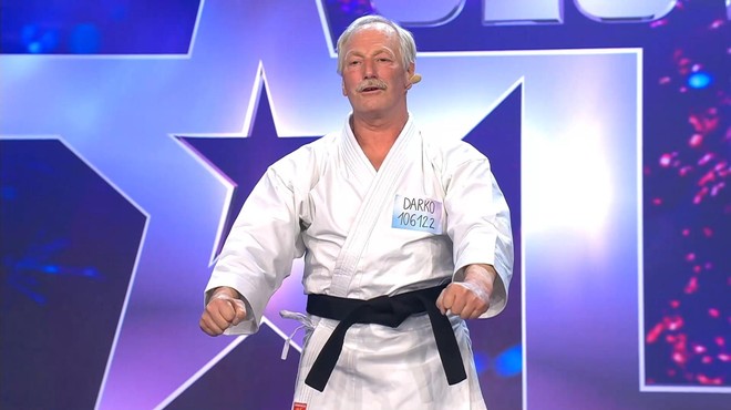 SIT: Takšno je pravo ozadje karate točke, ki jo je pokazal Darko (foto: Voyo/posnetek zaslona)
