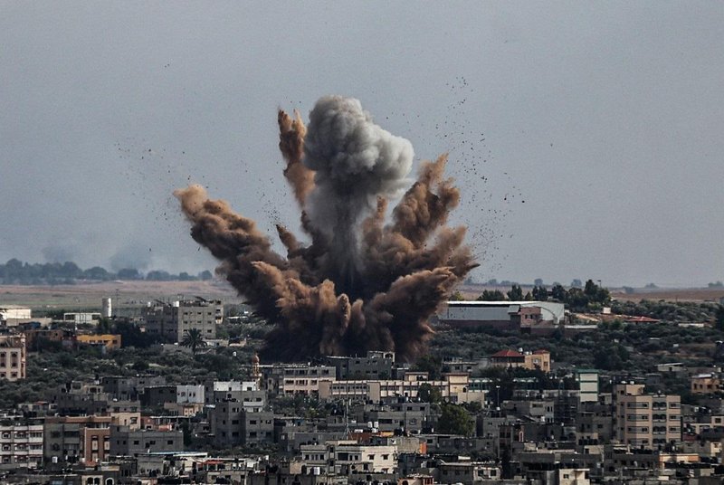 Izraelski povračilni zračni napad na Gazo.