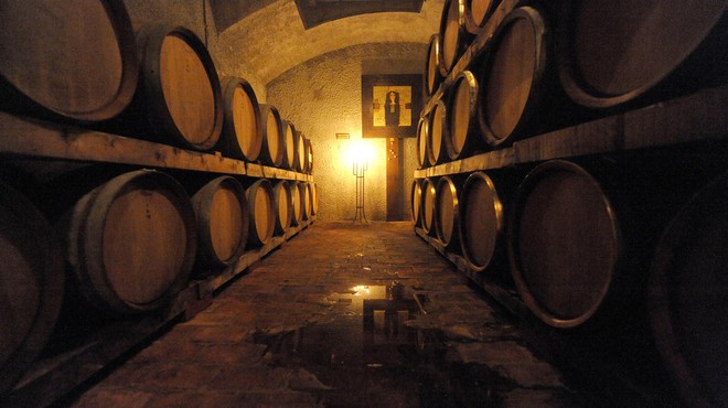 Neznanec namerno razlil vino v vrednosti 2,5 milijona evrov. Je šlo za maščevanje? (foto: Srdjan Zivulovic/Bobo)
