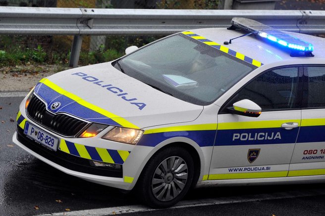 Tragična prometna nesreča: pri pluženju snega umrl 29-letnik