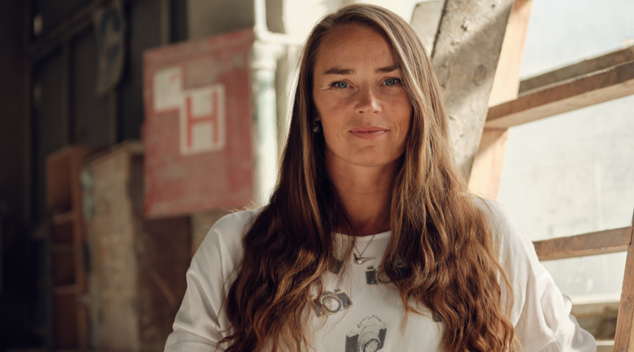 Tina Maze razveselila mnoge: prvič je javno pokazala obraz svoje hčerke Anouk (FOTO) (foto: Sami Rahim)