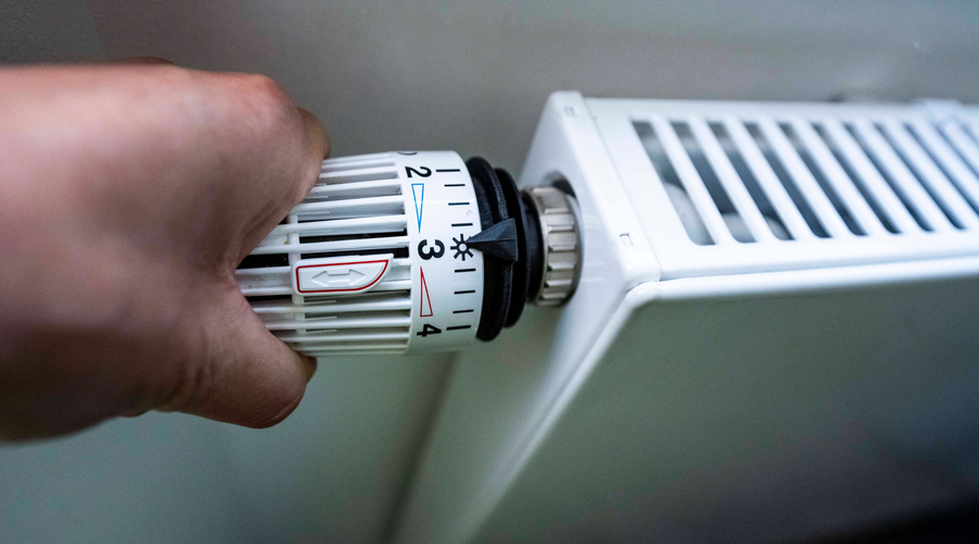Dnevne temperature bodo močno padle: kdaj bomo morali prvič zares prižgati radiatorje? (foto: Profimedia)