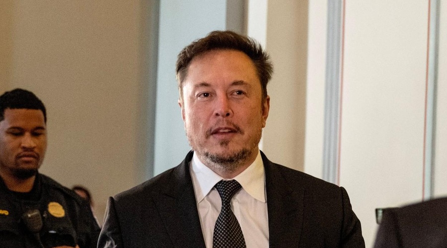 Elon Musk: človek z vgrajenim čipom lahko sedaj z mislimi upravlja miško (foto: Profimedia)