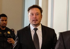 Podjetje Elona Muska z novim podvigom: v človeka so prvič vstavili možganski vsadek