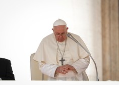 Papež Frančišek: "Prosim, da se talci nemudoma izpustijo"