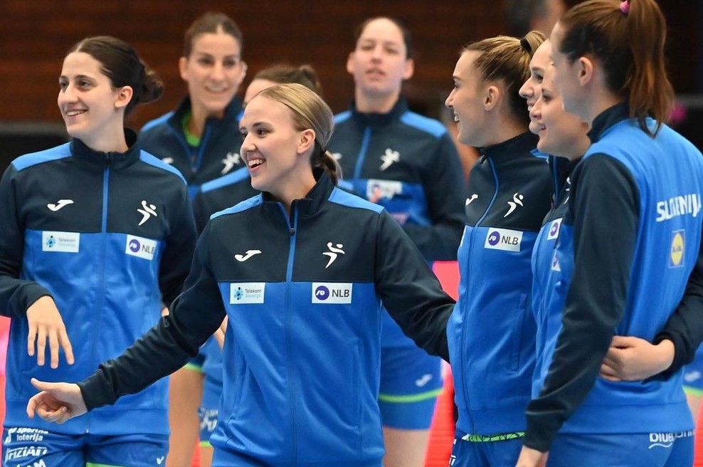 Kot igra mačke z mišjo: to so Slovenke naredile Latvijkam! (foto: Rokometna zveza Slovenije/posnetek zaslona)