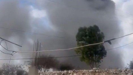 Izrael napadel Sirijo! Rakete deževale na letališči v Damasku in Alepu (VIDEO)