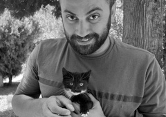 V obstreljevanju ubit snemalec Reutersa, več novinarjev ranjenih