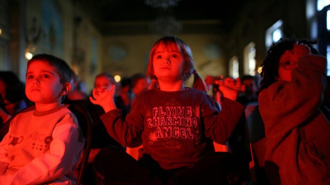 V Bukarešti odprli kino za otroke z Downovim sindromom (foto: Profimedia)