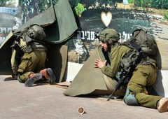 Izrael postavil 24-urni rok, zdravstveni delavci v Gazi odgovarjajo, da je to misija nemogoče