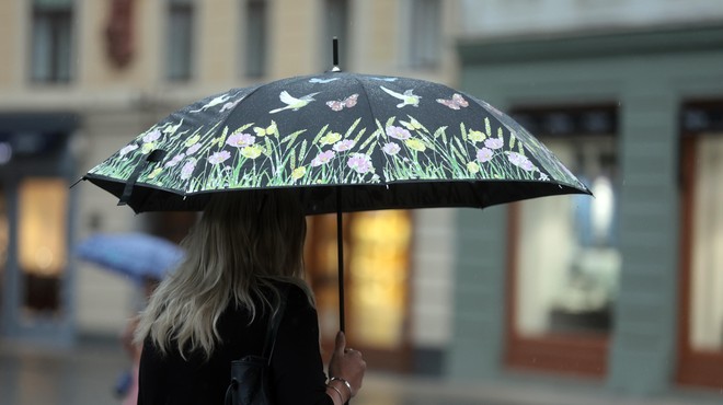 Konec toplega vremena: padavine bodo do jutra zajele večji del Slovenije (foto: Bobo)