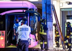 Nova nesreča avtobusa v Benetkah: voznik izgubil nadzor, poškodovanih najmanj 13 ljudi