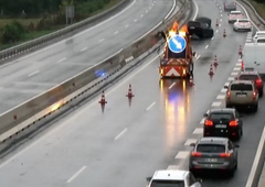 Previdno na cesti: na štajerski avtocesti zaradi nesreče oviran promet