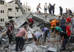 Evropski poslanci obsodili napad na Izrael, pozvali pa tudi k pomoči Gazi