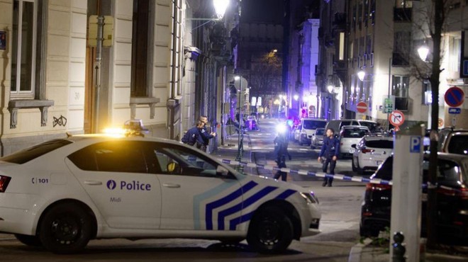 Strelski napad v središču Bruslja: umrli dve osebi, osumljenec na begu (foto: Twitter/EndWokeness)